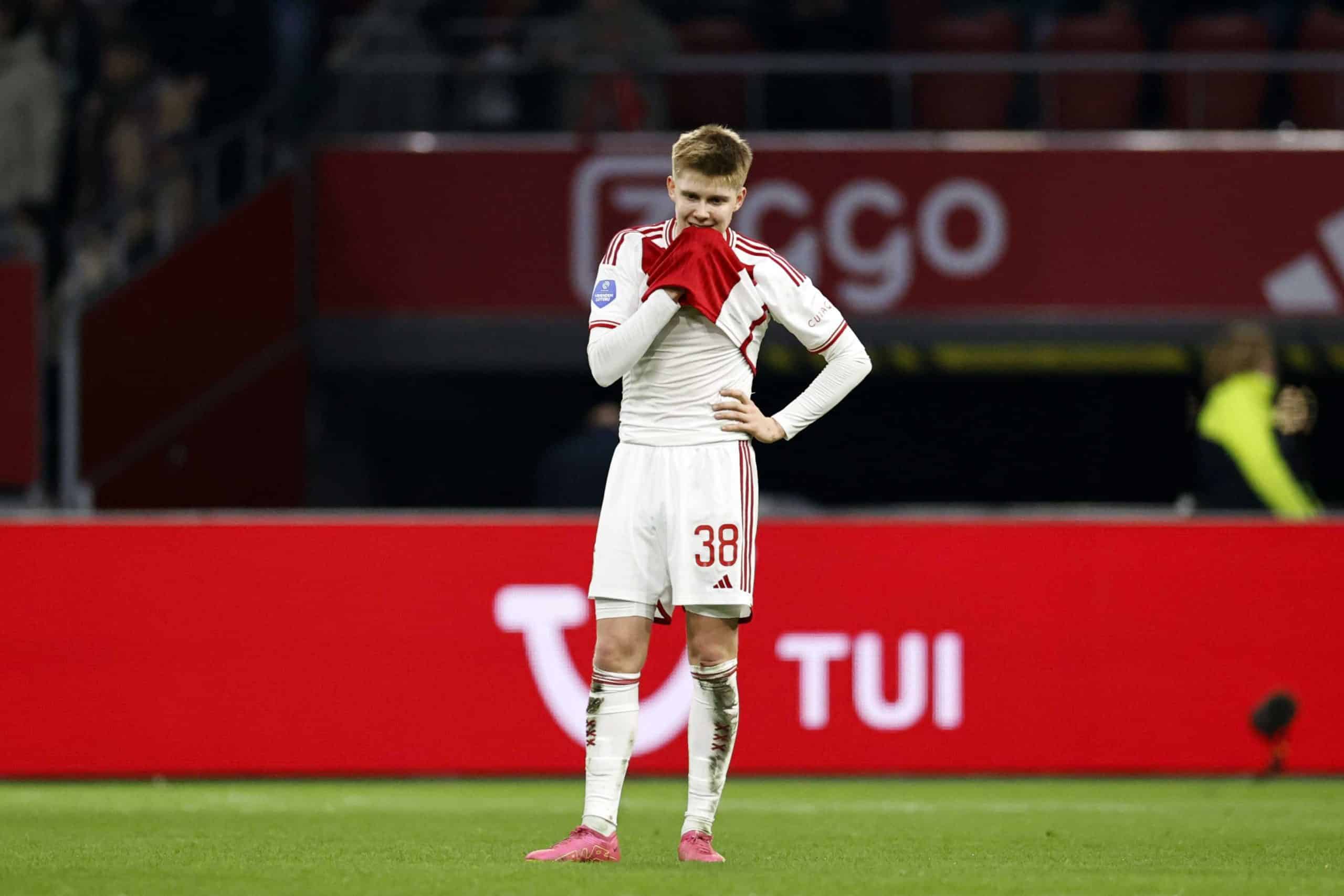 You are currently viewing Ajax stunned by amateurs as season reaches new low