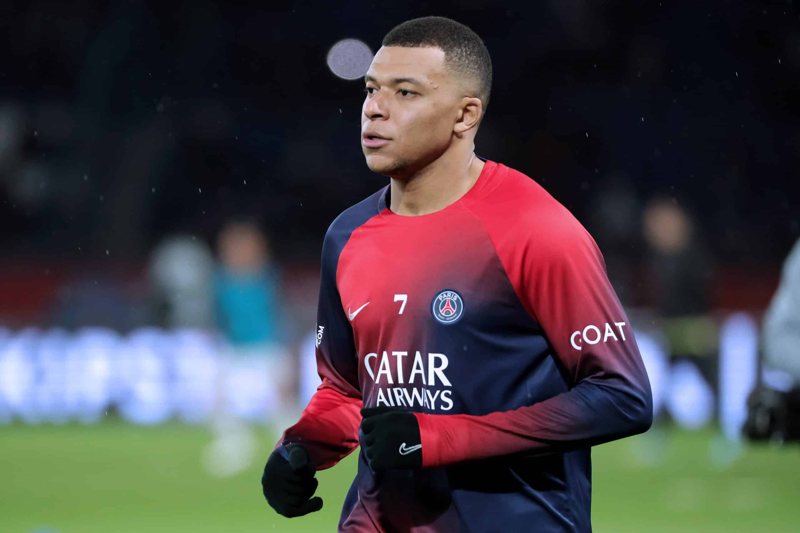 You are currently viewing Kylian Mbappe admits uncertainty over future