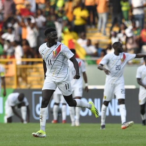 10-man Guinea hold Cameroon in AFCON opener