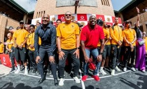Read more about the article Vodacom, Pirates Chiefs hand out 3 200 school shoes to learners