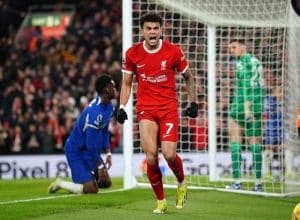 Read more about the article Liverpool beat Chelsea to maintain lead at top