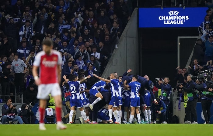 You are currently viewing Galeno scores late winner as Porto stun Arsenal