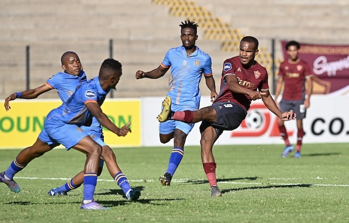 You are currently viewing Stellies extend unbeaten run, Chiefs draw, Pirates suffer defeat