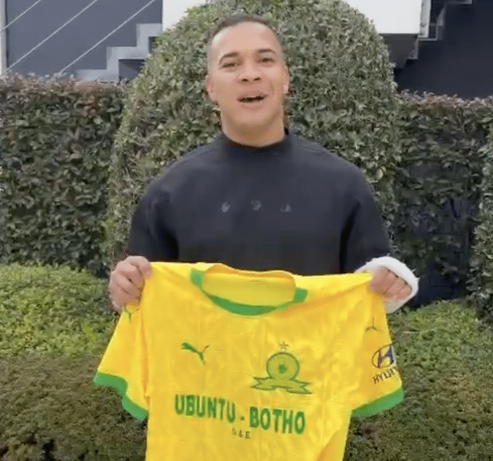 You are currently viewing WATCH: Springbok superstar throws support behind Mamelodi Sundowns