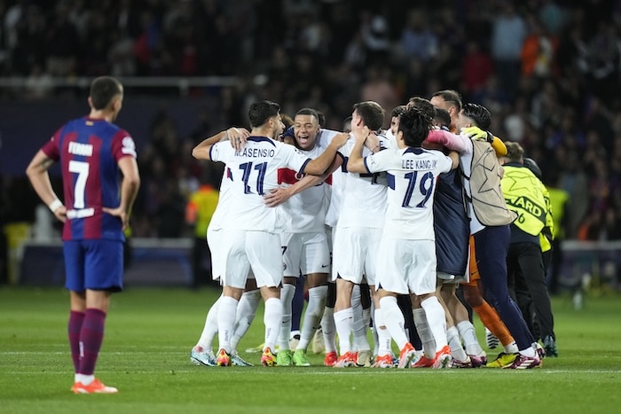 You are currently viewing Mbappe scores twice as PSG beat 10-men Barcelona to reach UCL semis