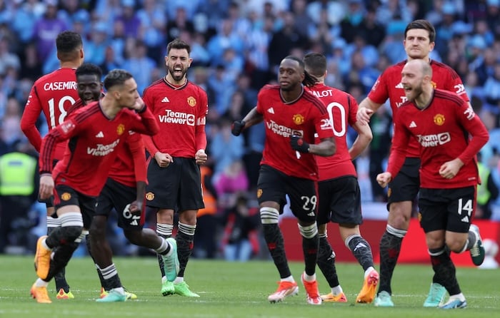 You are currently viewing Man Utd survive Coventry scare to reach FA Cup final