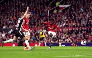 Read more about the article Man Utd edge Newcastle to move level on points