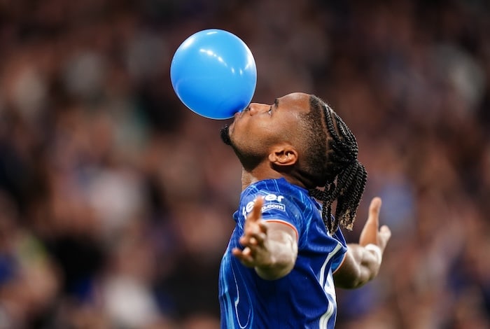 You are currently viewing Nkunku nets hat-trick as Chelsea hammer Barrow