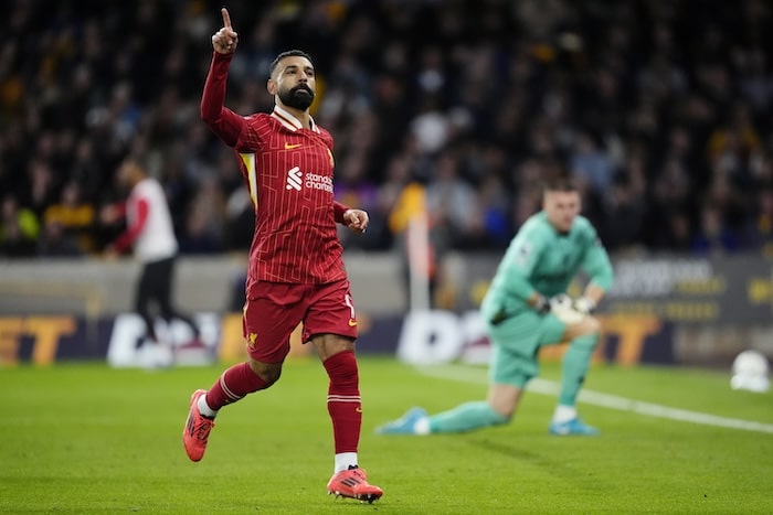 You are currently viewing Salah still far off new Liverpool deal