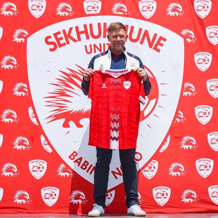 You are currently viewing Eric Tinkler finds new home at Sekhukhune United