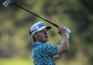 Read more about the article Consistent Broomhead shares lead in Gary & Vivienne Player Challenge