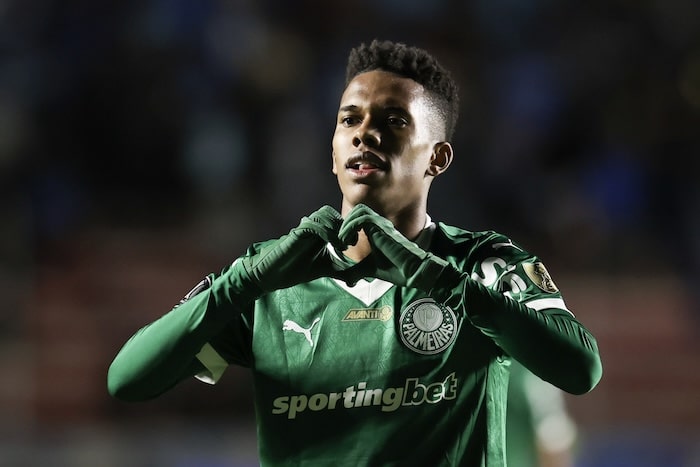 You are currently viewing Teenage sensation Estevao relishing chance to face Messi