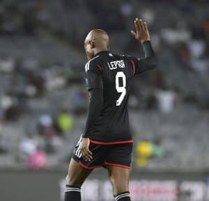 Read more about the article Pirates confirm  Zakhele Lepasa’s exit