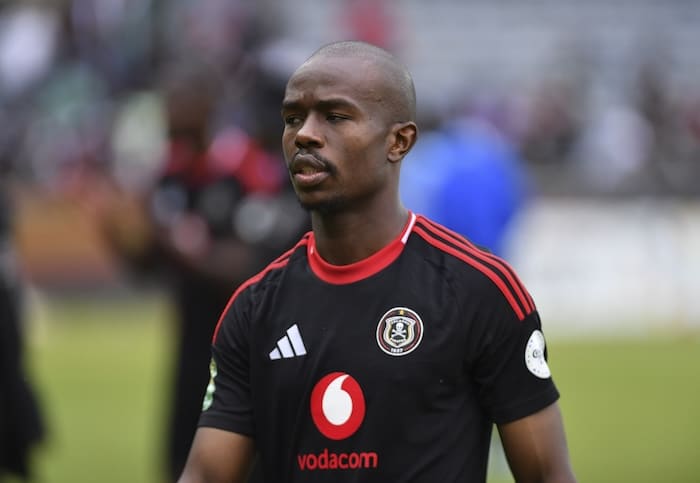 You are currently viewing Sibisi: No Pressure on Pirates as Title Race Heats Up