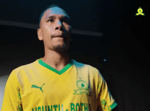 Read more about the article First look at Fawaaz Basadien in Sundowns colours