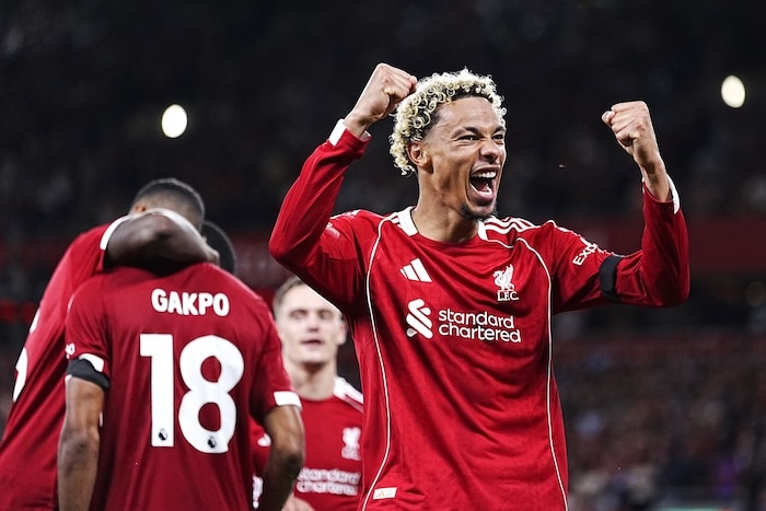 You are currently viewing Liverpool leave it late to beat Bournemouth