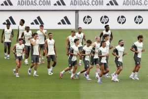 Read more about the article Real announce squad ahead of UCL opener