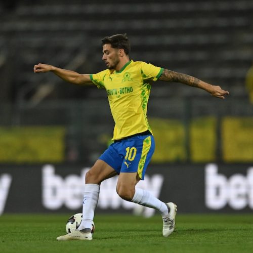 Santos delivers masterclass on Sundowns debut