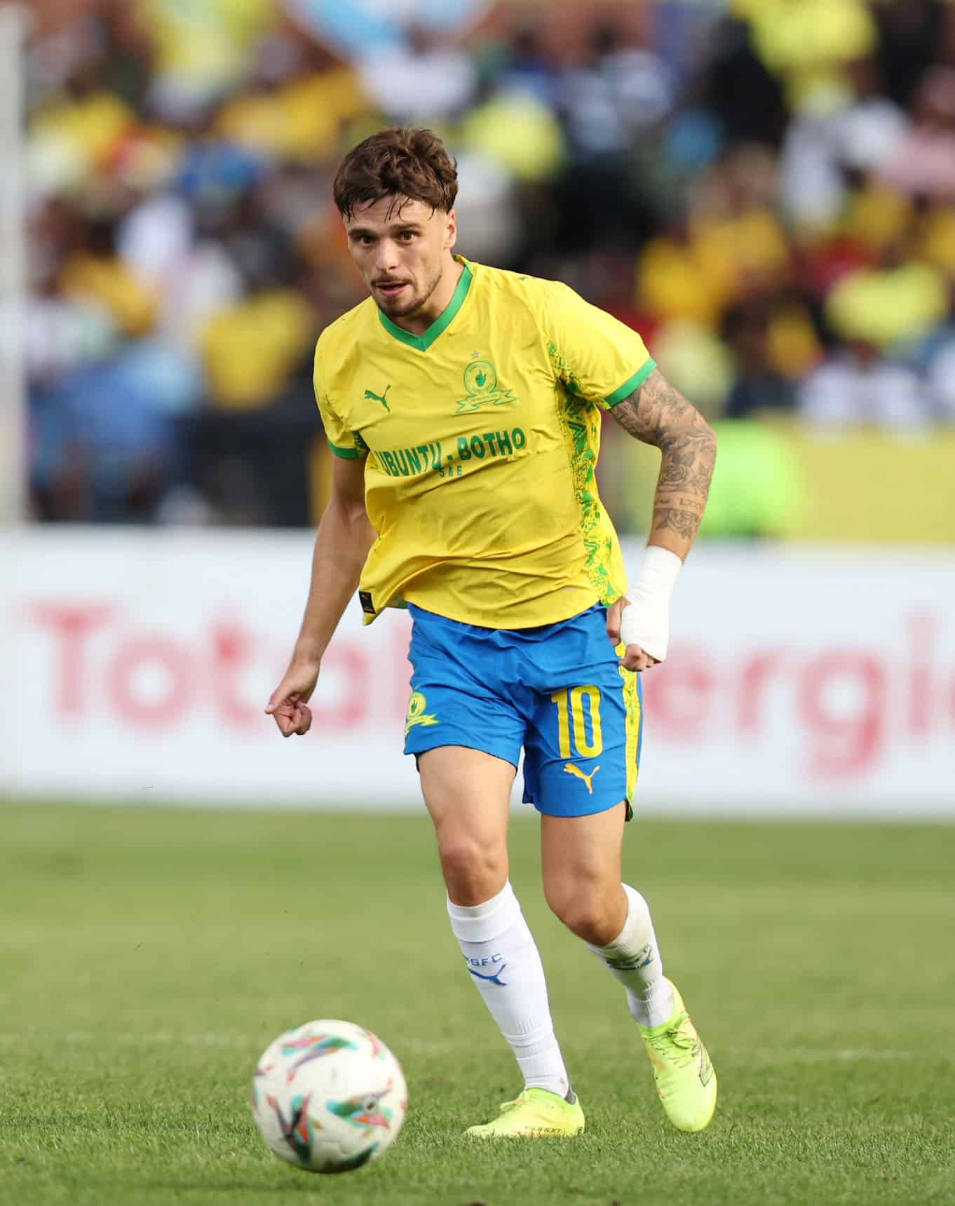 You are currently viewing Santos Urges Sundowns to Shift Focus to CAF CL Final