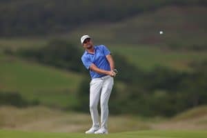 Read more about the article Jarvis & Jamieson lead tough opening round of AfrAsia Bank Mauritius Open