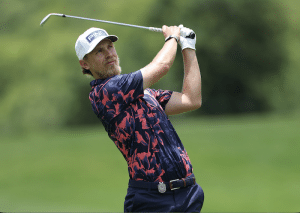 Read more about the article Reitan leads into weekend of Nedbank Golf Challenge