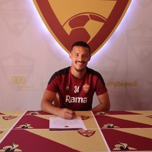 Devin Titus signs new contract at Stellenbosch FC
