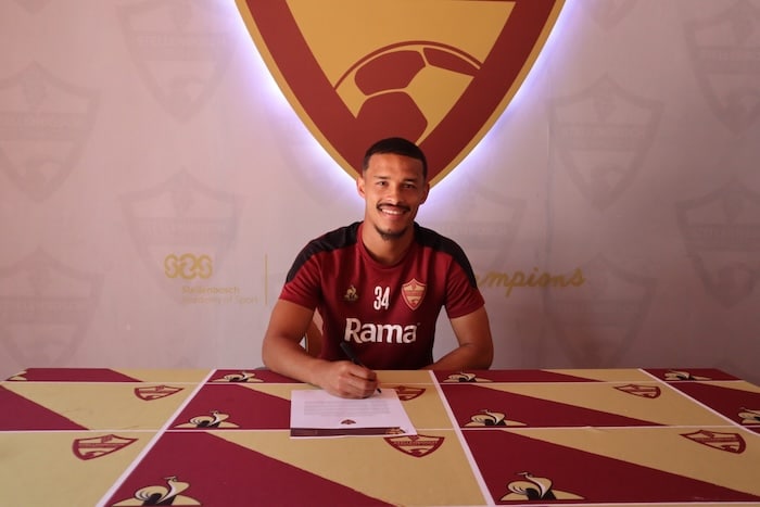 You are currently viewing Devin Titus signs new contract at Stellenbosch FC