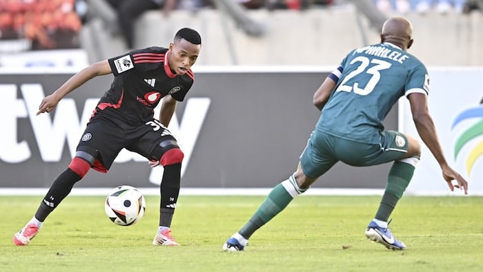 You are currently viewing Top Spot on the Line as Pirates Face AmaZulu at Moses Mabhida
