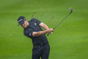 Read more about the article Rain, lightning and incredible golf on opening day of Joburg Open