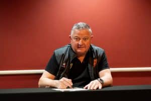 Read more about the article Gavin Hunt Signs Contract Extension At Stellies