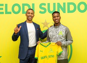 Read more about the article Themba Zwane Pens New Deal At Sundowns