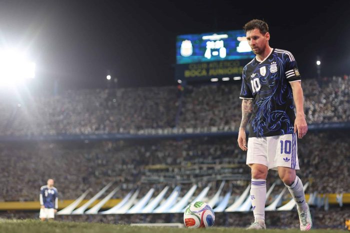 You are currently viewing Scaloni Highlights Messi’s Importance Ahead of WC Opener Against Algeria