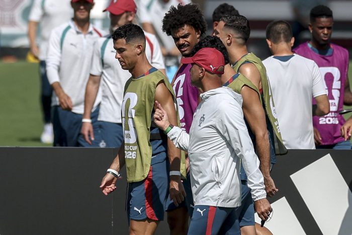 You are currently viewing Martinez Praises Ronaldo’s Leadership Ahead of World Cup Fixture