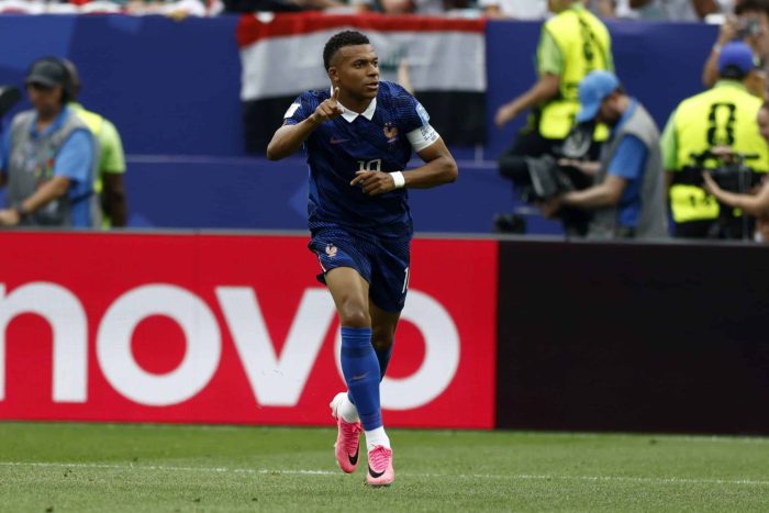 You are currently viewing Mbappe Prioritises Team Success Over Personal Glory