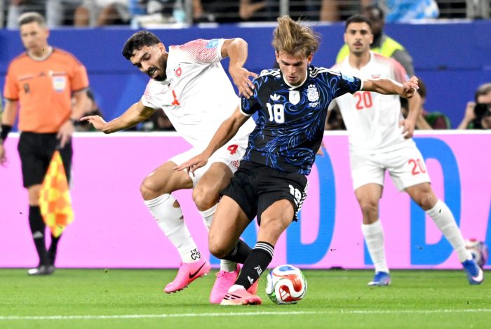 You are currently viewing Nico Paz Marvels at Lionel Messi’s Greatness