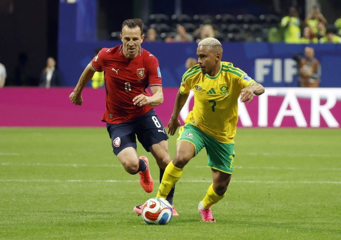 You are currently viewing Mokoena Strike Keeps Bafana in the Hunt