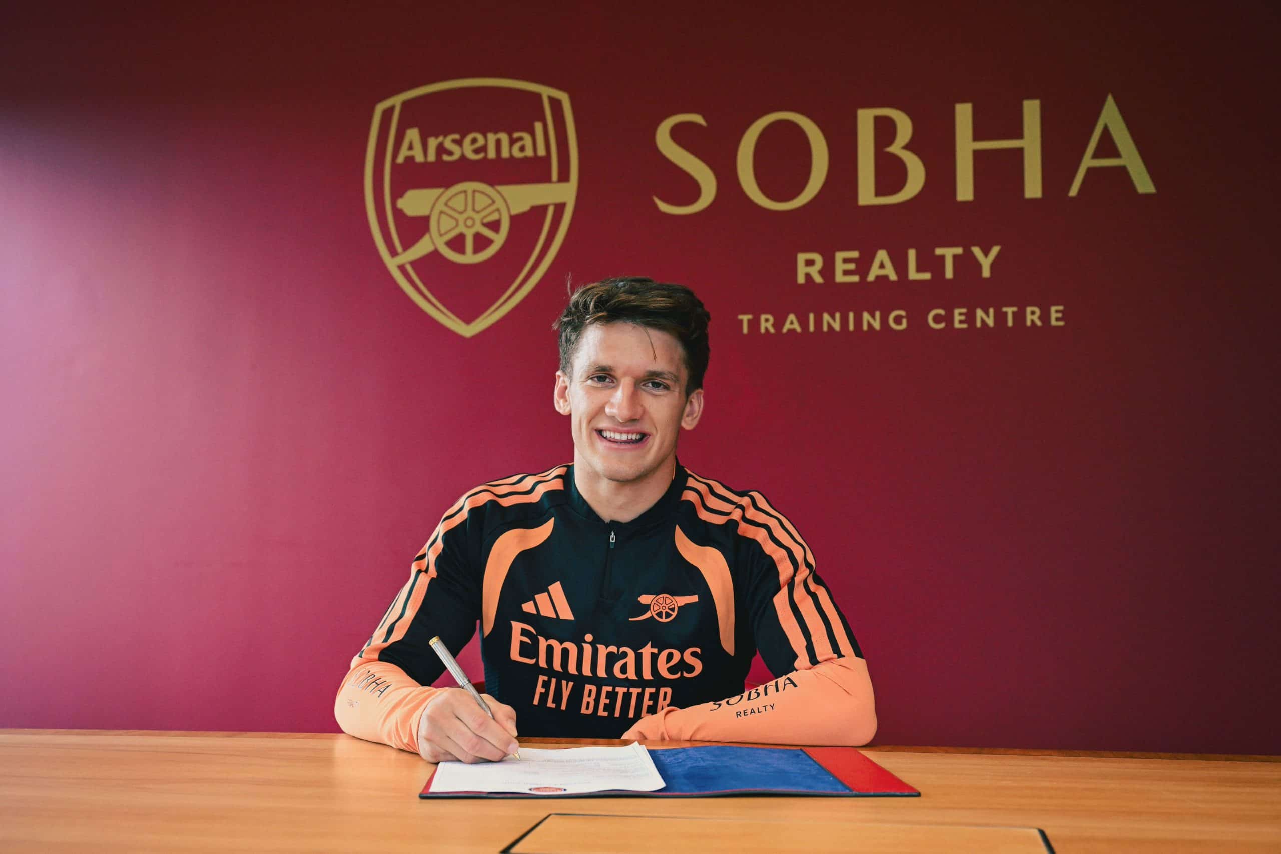 You are currently viewing Arsenal Complete Signing of Christos Tzolis