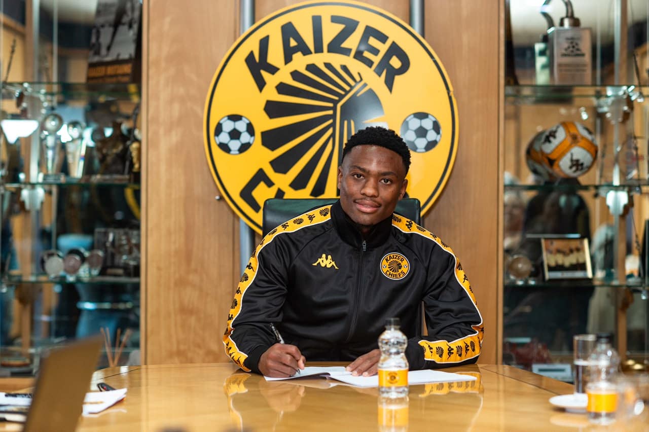 You are currently viewing Official: Kaizer Chiefs Land Stellenbosch Star Langelihle Phili
