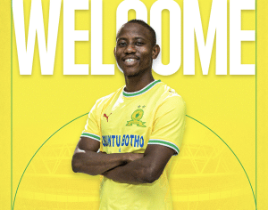 Read more about the article Thabo Cele Joins Sundowns After Chiefs Exit