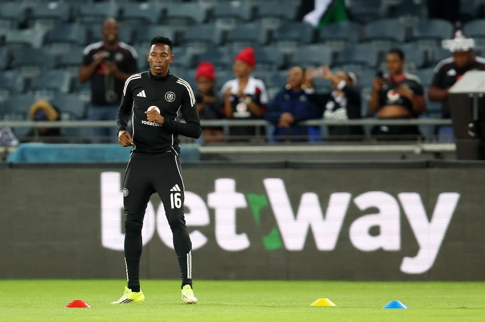 You are currently viewing ‘There’s Always Pressure’: Mbatha on Pirates’ MTN8 Final Mindset